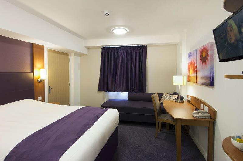 Premier Inn London Ilford Eksteriør billede